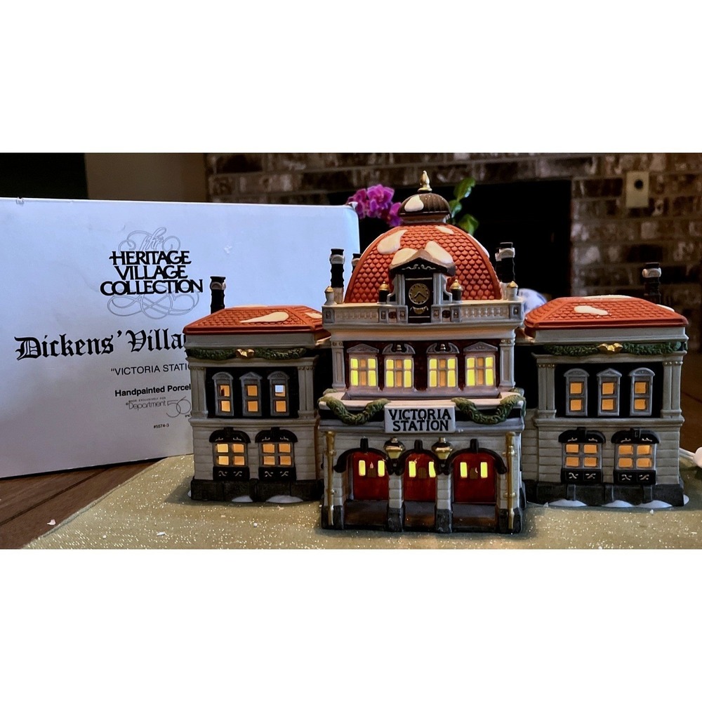Dept 56 Heritage Village Collection "Victoria Station" 55743 Retired Excellent !